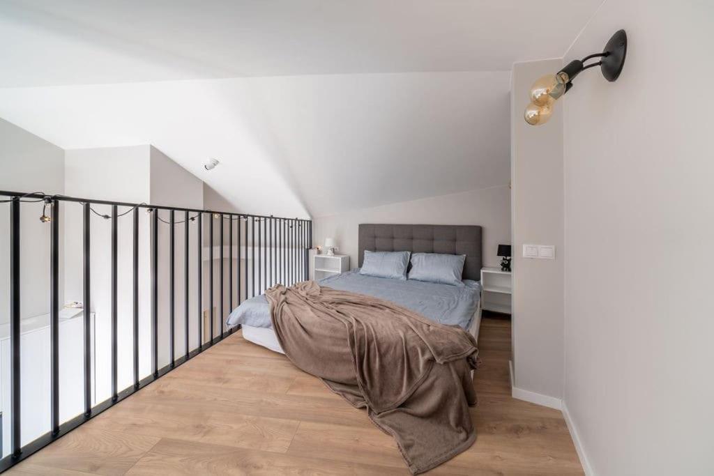 New Loft With Rooftop Terrace In The Old Town Рига Экстерьер фото